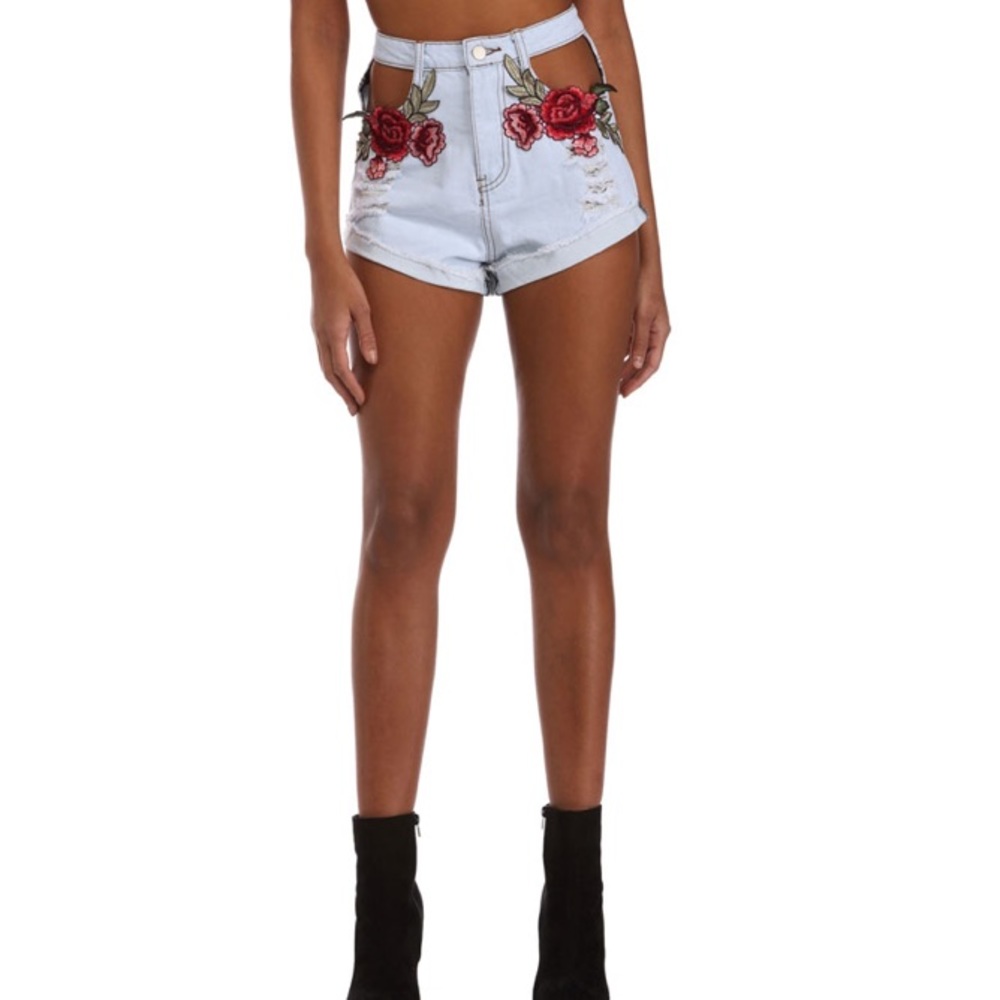πΊ High Waist Flower embroidered shorts πΊ - Picture 3 of 8